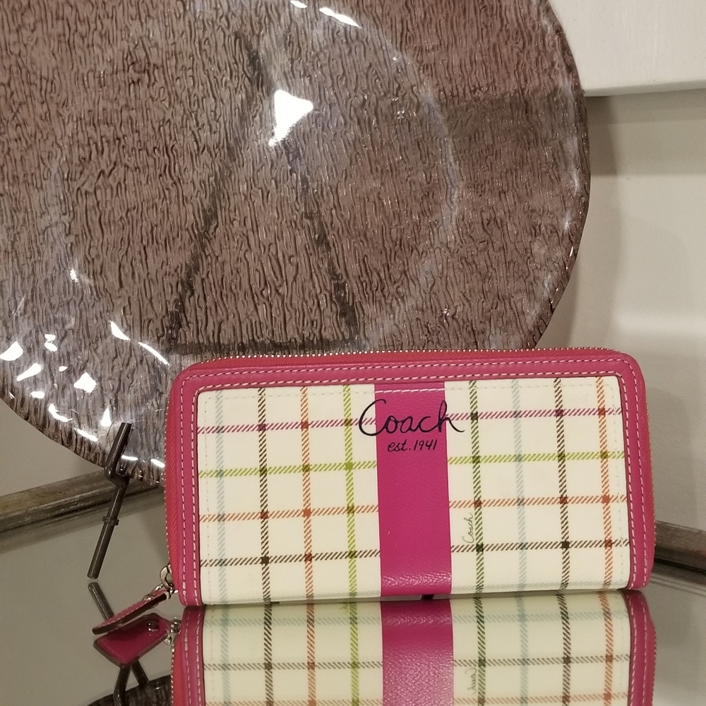 COACH Vintage Tattersall Heritage Plaid Full Zip Wallet. LIKE NEW!